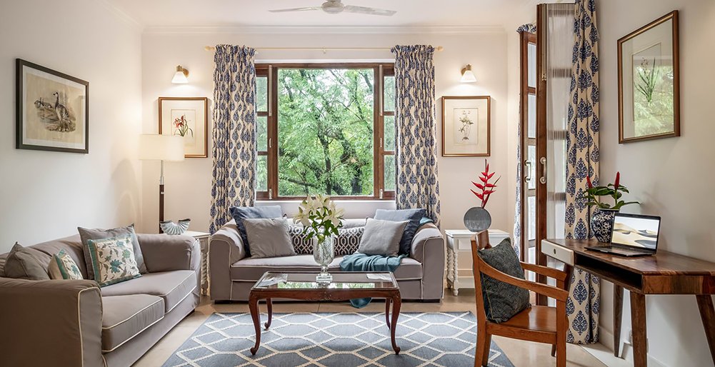 Bastora House - Seating area in the master's bedroom